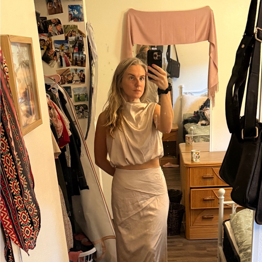 Elegant Cream SET (comes with both top and skirt)